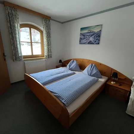 Haus Bergblick オーバータウエルン