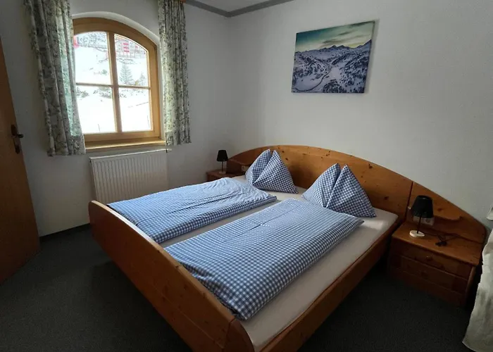 Haus Bergblick オーバータウエルン